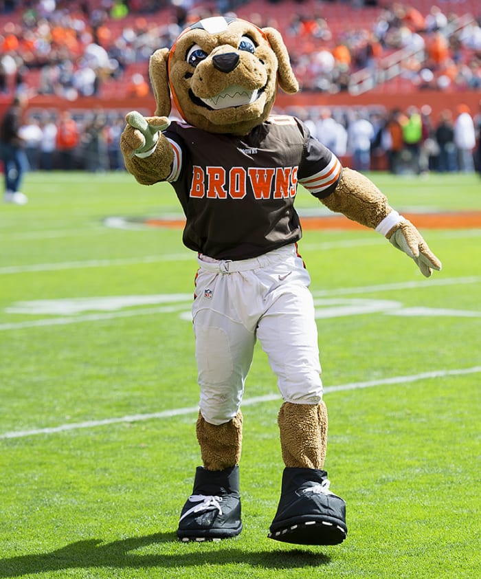 Cleveland-Browns-mascot-Chomps.jpg